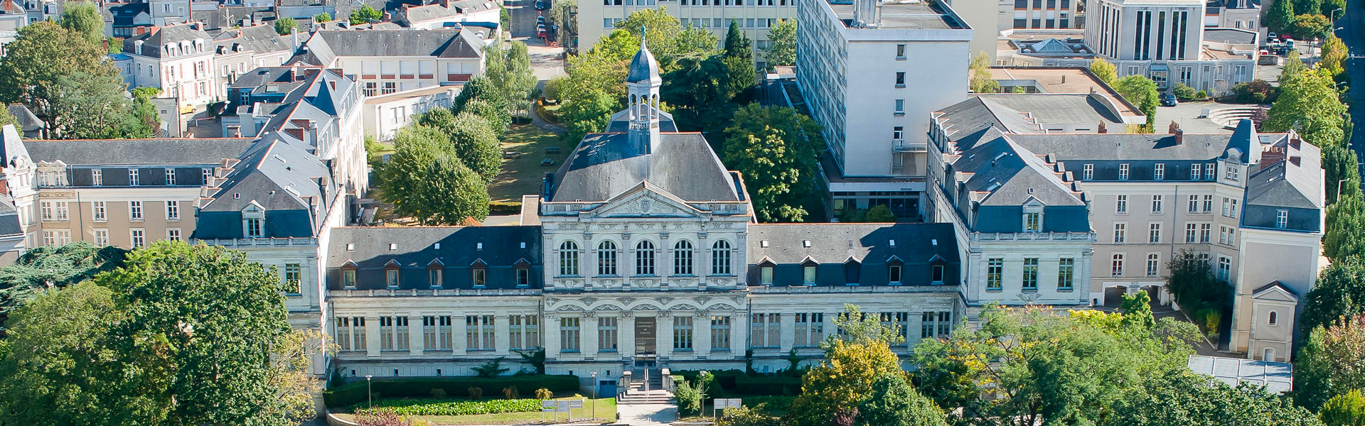 Study in Université Catholique de l’Ouest with Scholarship